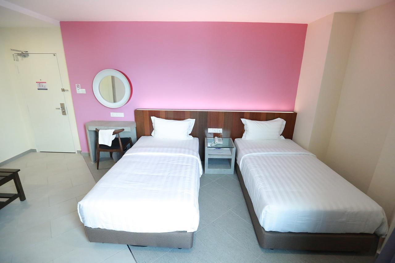 Pantai Regal Boutique Hotel Kuantan Exterior photo