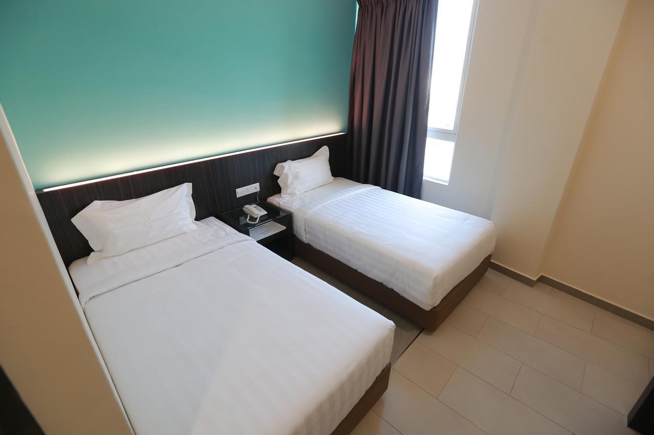 Pantai Regal Boutique Hotel Kuantan Exterior photo